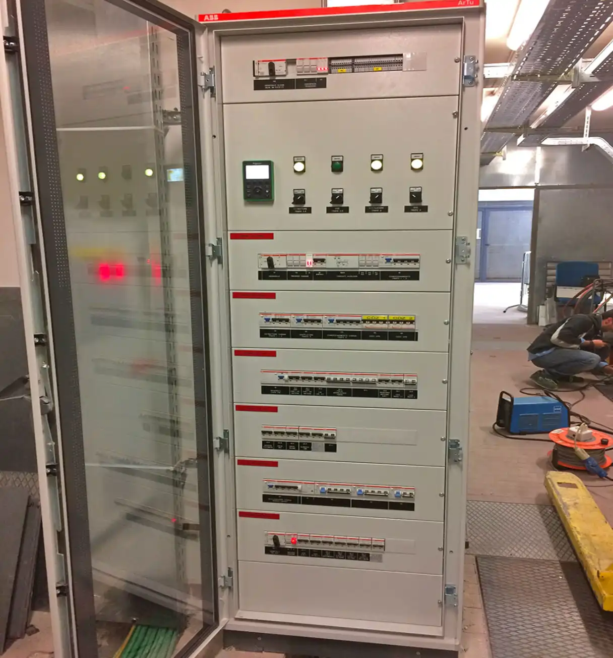 Instalación de tablero de distribución Eléctrica en planta Procesadora San Luis Potosí