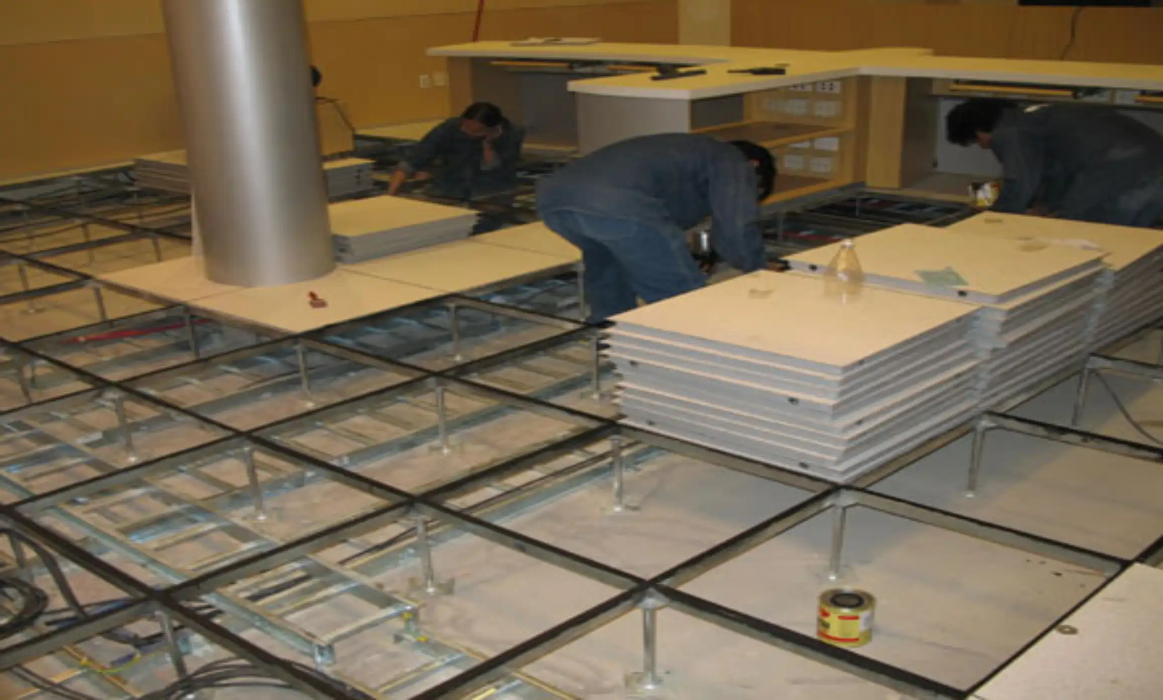 Instalación de piso para Oficinas corporativas