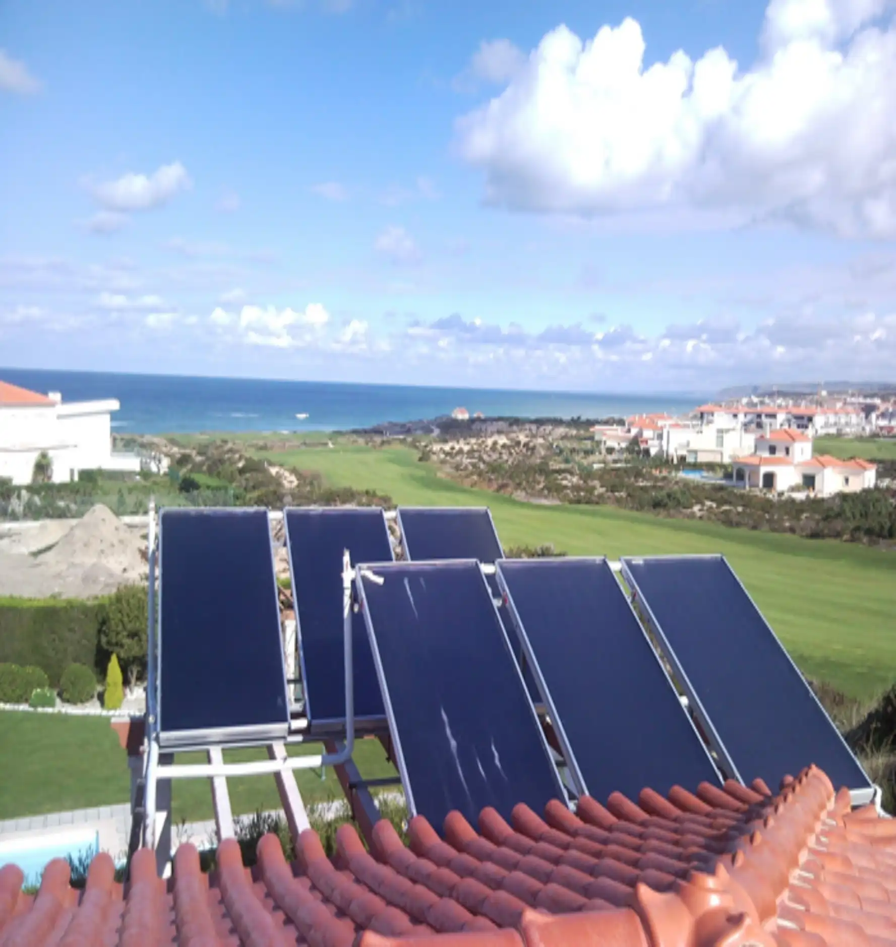 Instalación de Paneles Solares Para Complejo de Casas en la Bahía Mazatlán