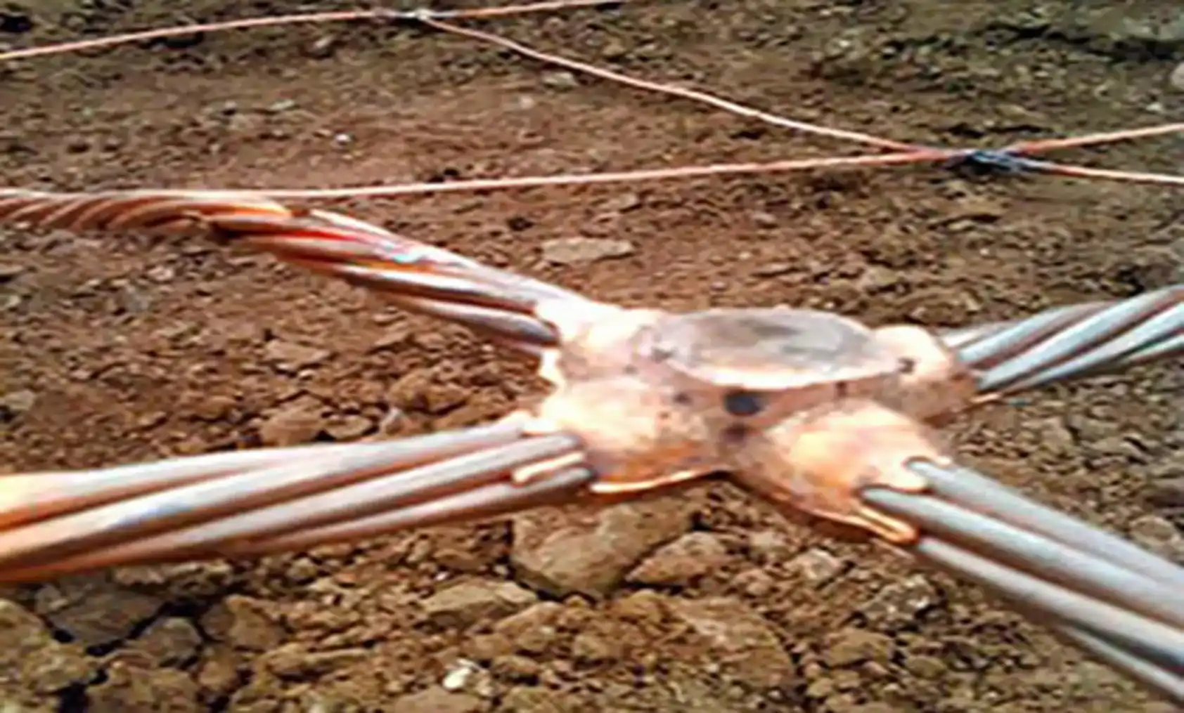 Sistema de tierra física instalado por IRTSA para protección industrial